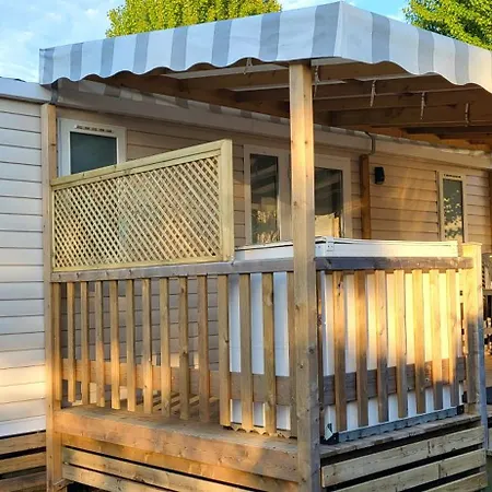 Mobil Gamme Luxe 6 Personnes 5 Etoiles Camping