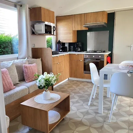 Camping Mobil Gamme Luxe 6 Personnes 5 Etoiles *
