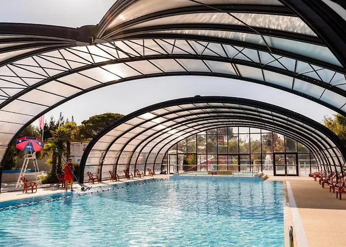 Mobil Gamme Luxe 6 Personnes 5 Etoiles Campsite